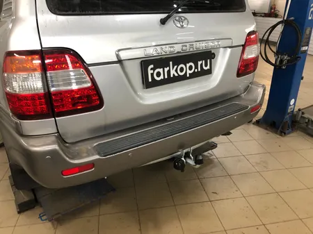 Фаркоп Galia для Toyota Land Cruiser J100 VX 1998-2008 T050A в Киров