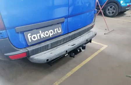 Фаркоп Steinhof для Volkswagen Crafter 2006-2016 (для а/м со ступенькой) V-033 в Киров