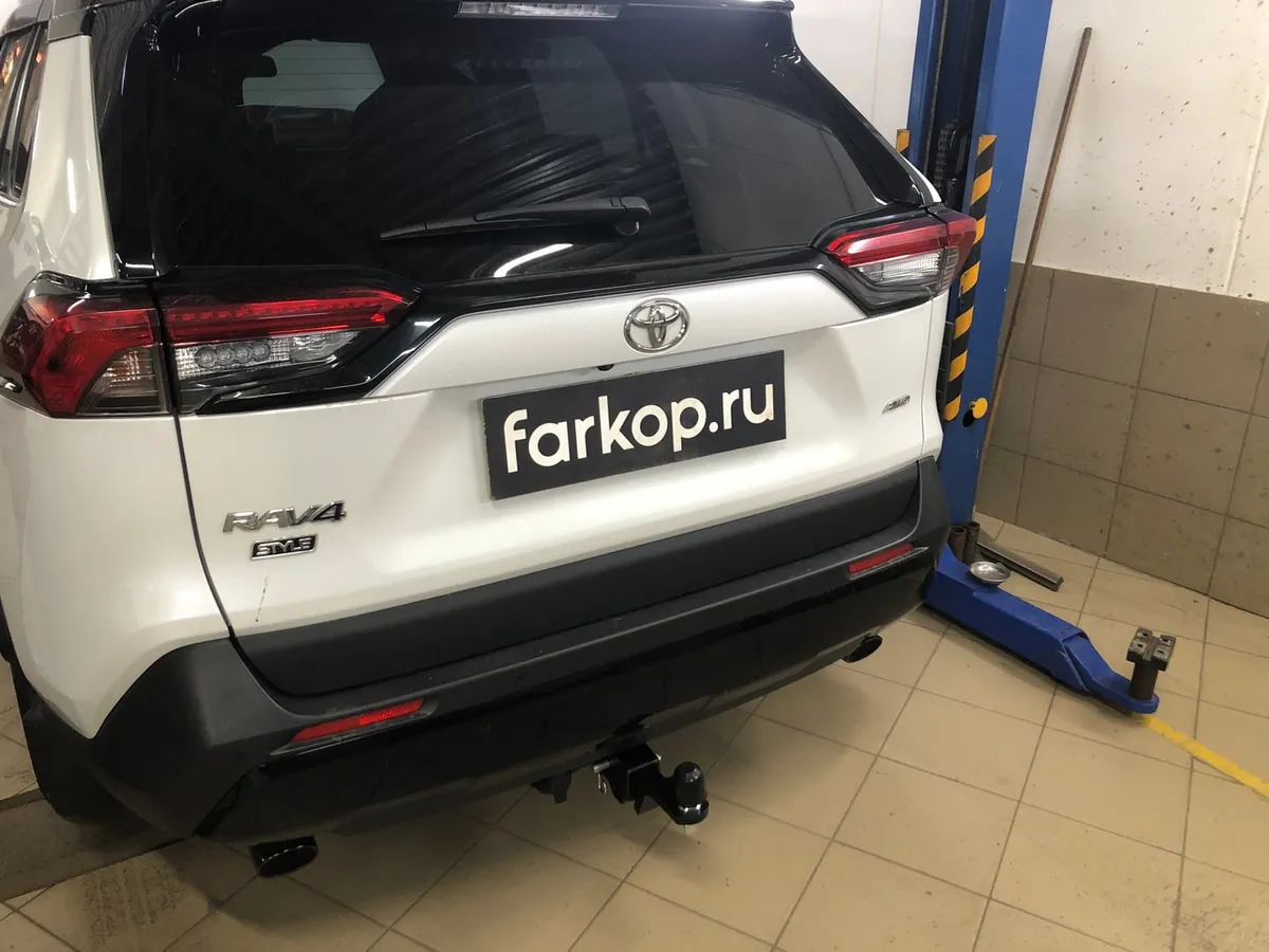 Фаркоп Berg для Toyota RAV4 2019- F.5717.002 в Киров Фаркоп Berg для Toyota RAV4 2019- F.5717.002 в Киров