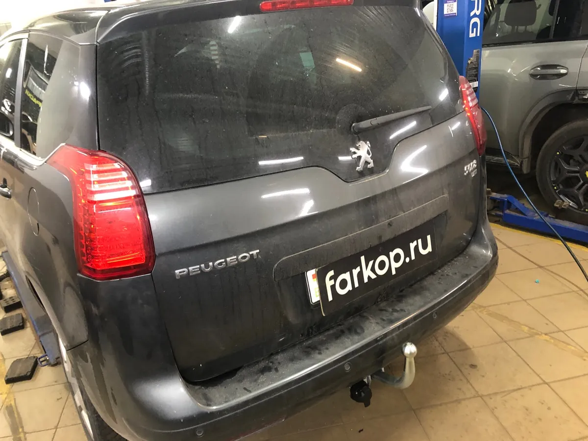 Фаркоп Galia для Peugeot 5008 2010-2016 C051A в Киров