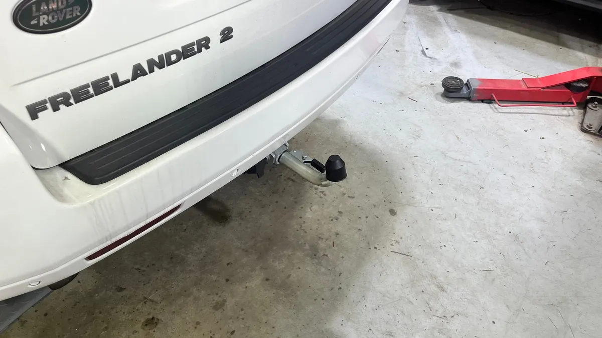 Фаркоп Galia для Land Rover Freelander 2008-2015 Арт. R094C R094C в Киров Фаркоп Galia для Land Rover Freelander 2008-2015 Арт. R094C R094C в Киров